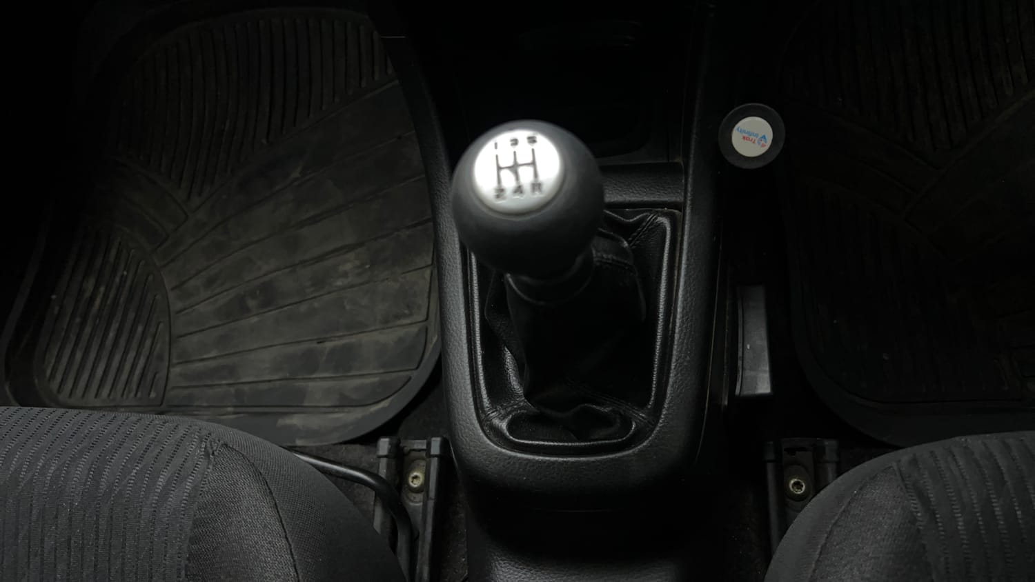 Used 2015 Maruti Suzuki Swift VXi Petrol Manual interior GEAR  KNOB VIEW