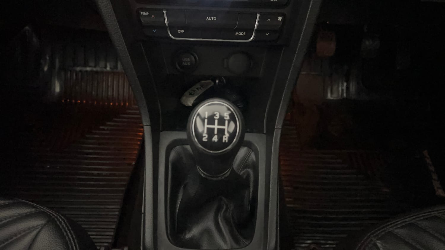 Used 2022 maruti-suzuki Vitara Brezza ZXi Plus Petrol Manual interior GEAR  KNOB VIEW