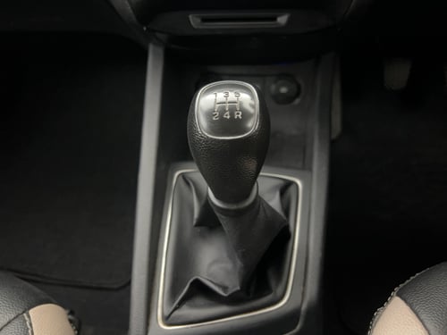 Used 2019 Hyundai Elite i20 Sportz Plus 1.2 Petrol Manual interior GEAR  KNOB VIEW