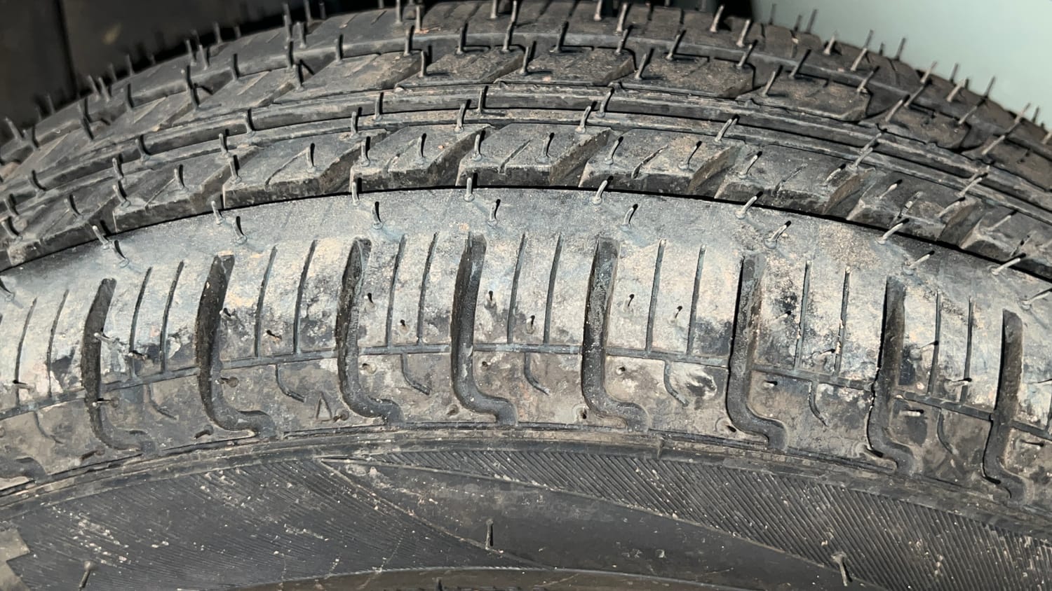Used 2015 Maruti Suzuki Alto K10 VXi AMT Petrol Automatic tyres LEFT REAR TYRE TREAD VIEW