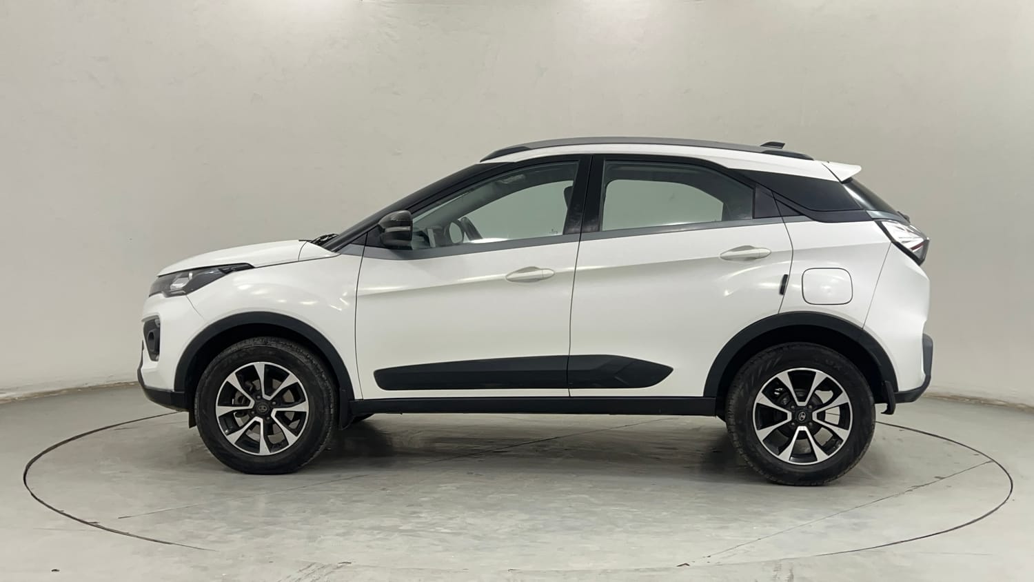 Used 2021 Tata Nexon XZ Plus (O) Diesel Diesel Manual exterior LEFT SIDE VIEW
