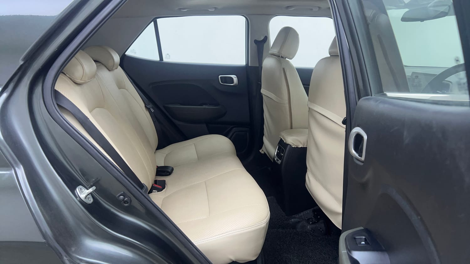 Used 2020 Hyundai Venue SX 1.4 CRDi Diesel Manual interior RIGHT SIDE REAR DOOR CABIN VIEW
