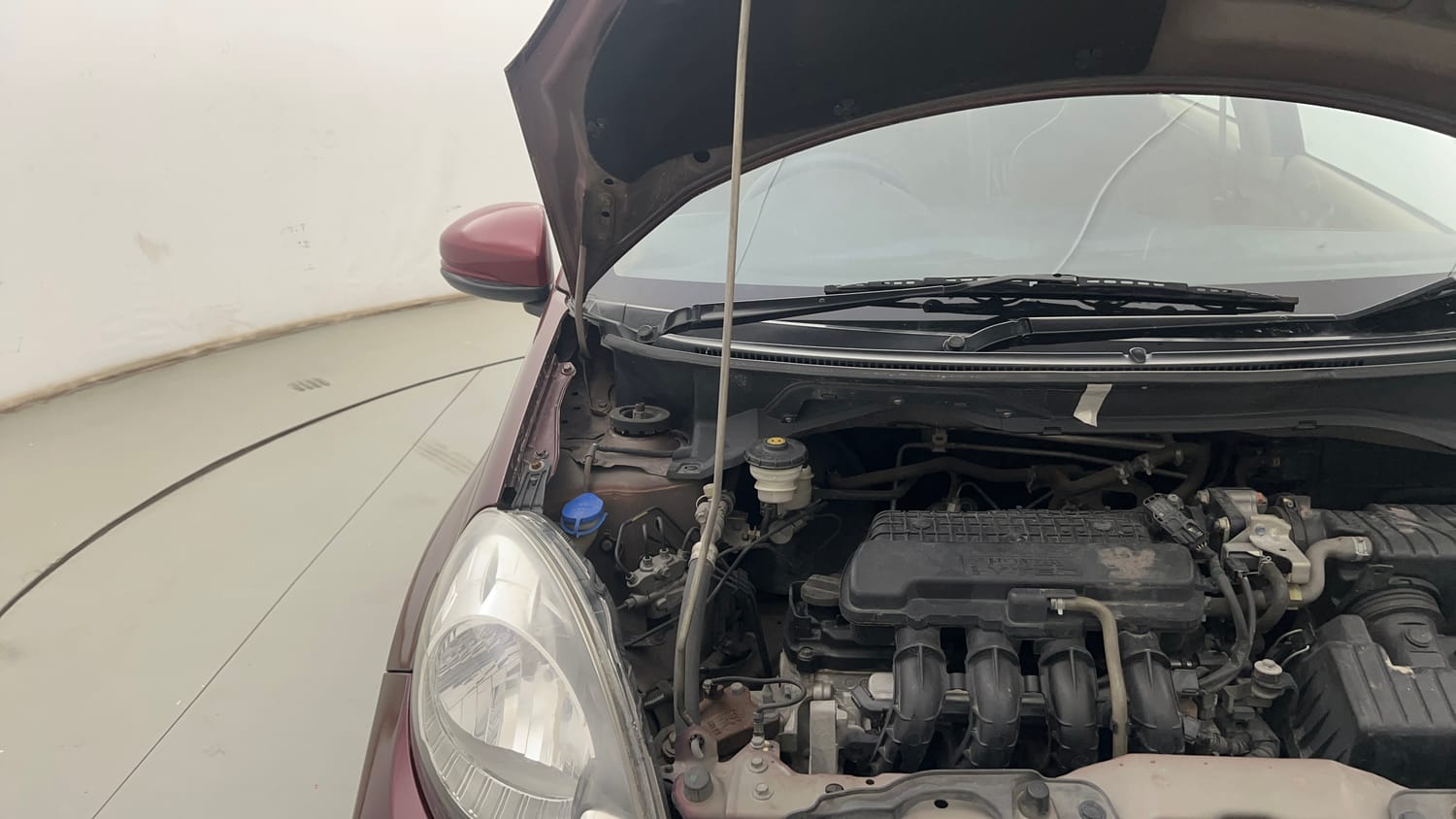Used 2017 Honda Amaze 1.2 S i-VTEC Petrol Manual engine ENGINE RIGHT SIDE HINGE & APRON VIEW