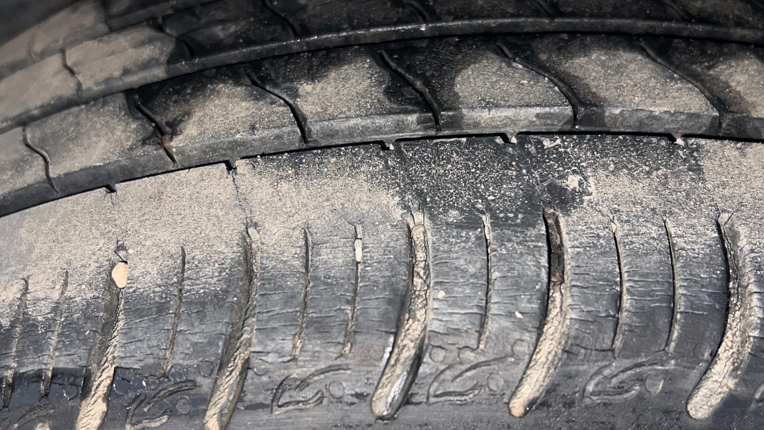 Used 2021 Tata Altroz XZ Plus Petrol Petrol Manual tyres LEFT REAR TYRE TREAD VIEW