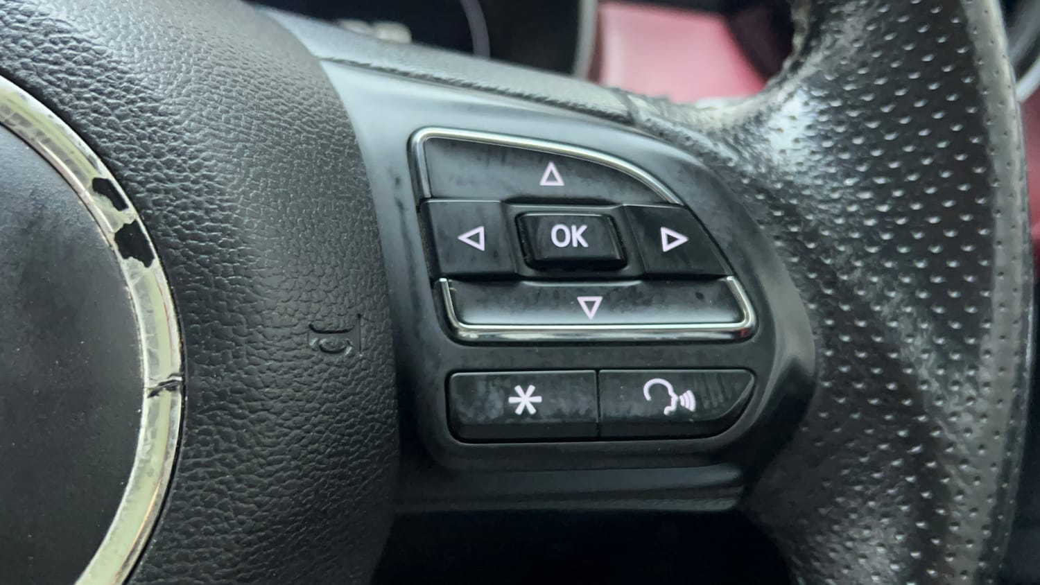 Used 2021 MG Motors Astor Savvy 1.3 Turbo AT S Red Petrol Automatic top_features Cruise control