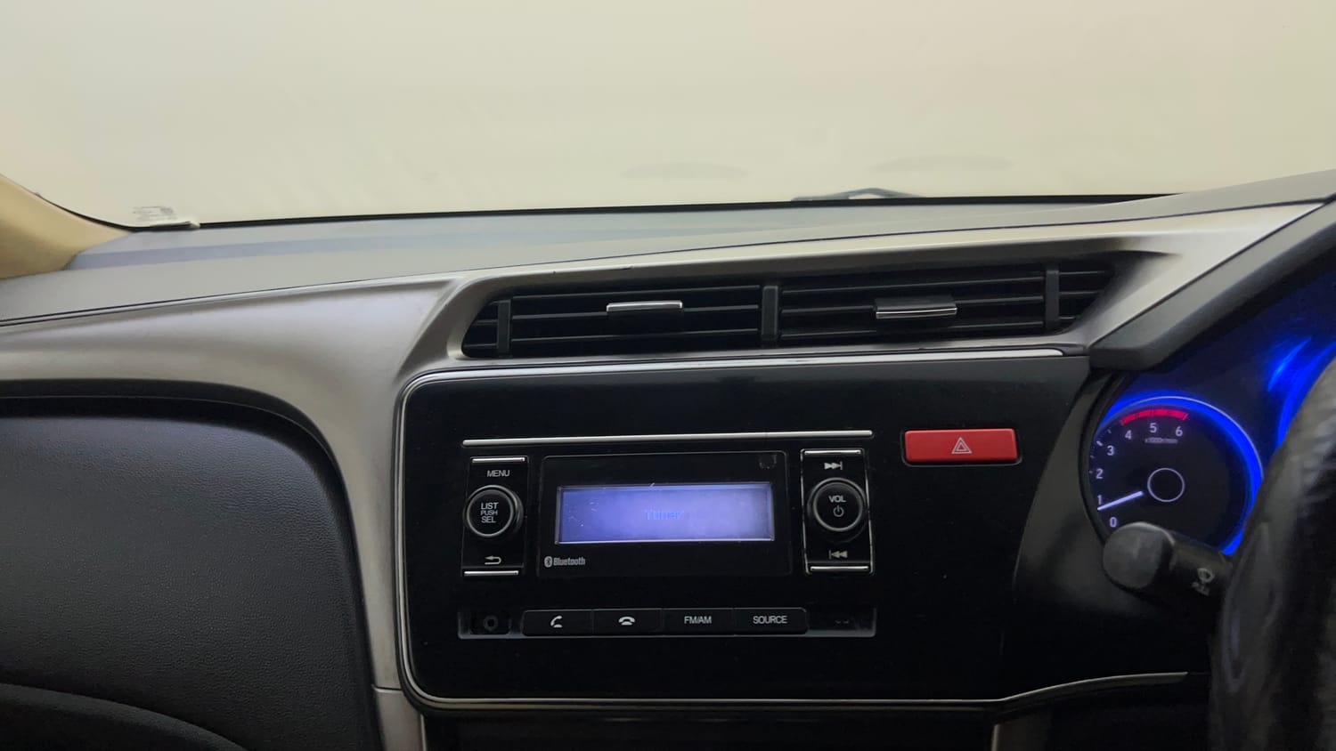 Used 2014 Honda City SV Diesel Diesel Manual top_features Integrated (in-dash) music system