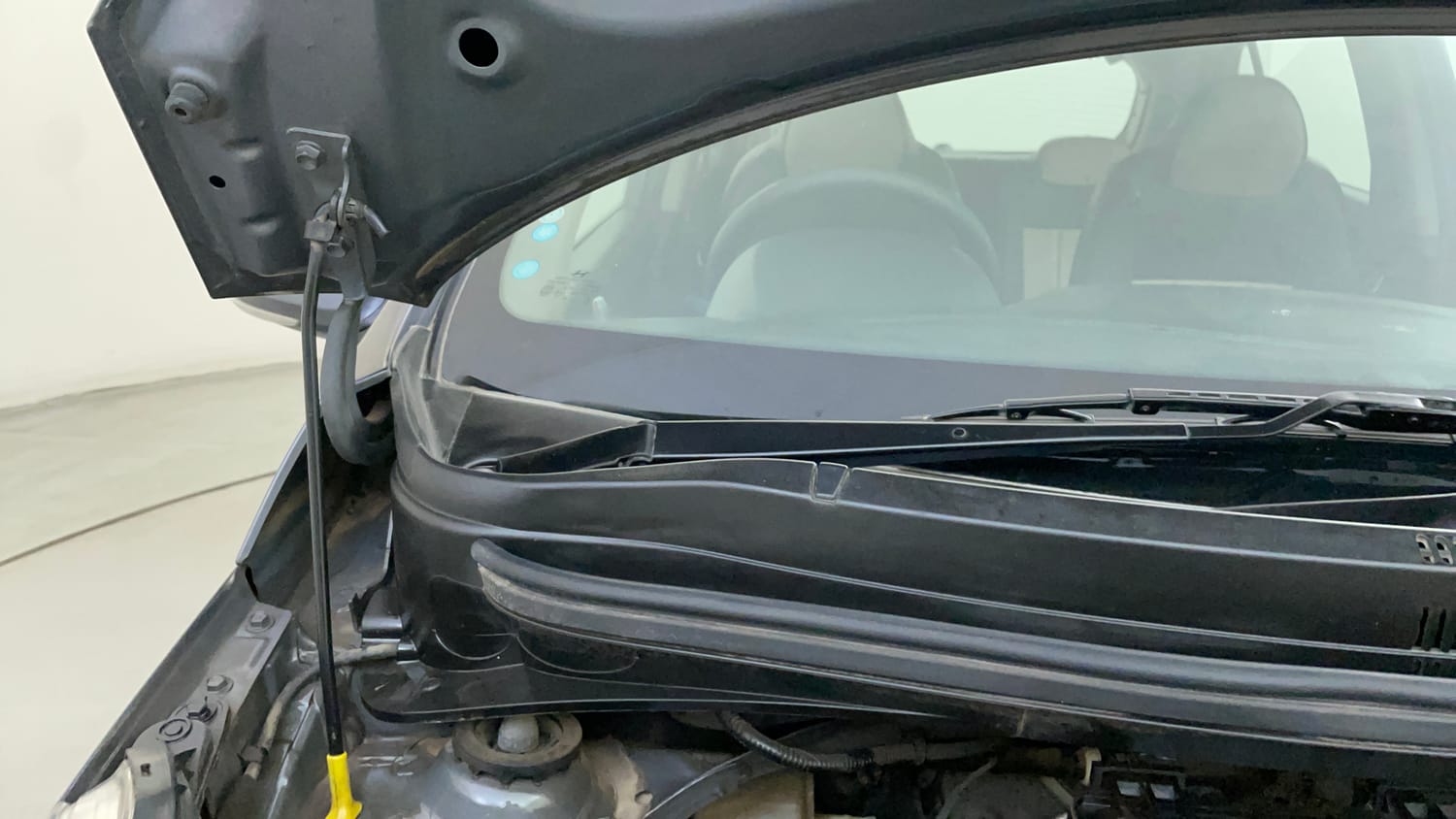 Used 2017 Hyundai Grand i10 Sportz (O) 1.2 Kappa VTVT Petrol Manual engine ENGINE RIGHT SIDE HINGE & APRON VIEW