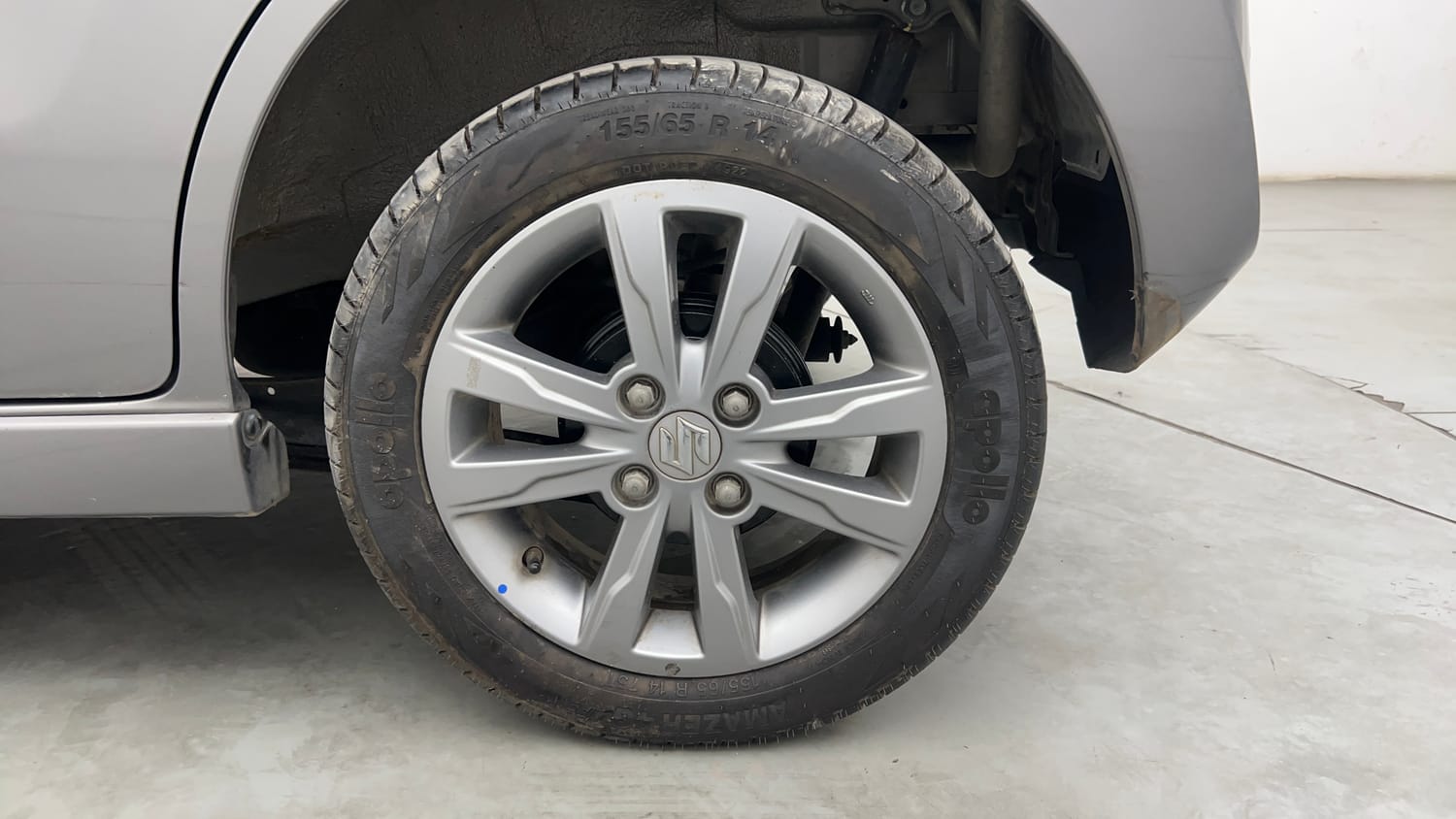 Used 2017 Maruti Suzuki Wagon R VXI+ Petrol Manual tyres LEFT REAR TYRE RIM VIEW