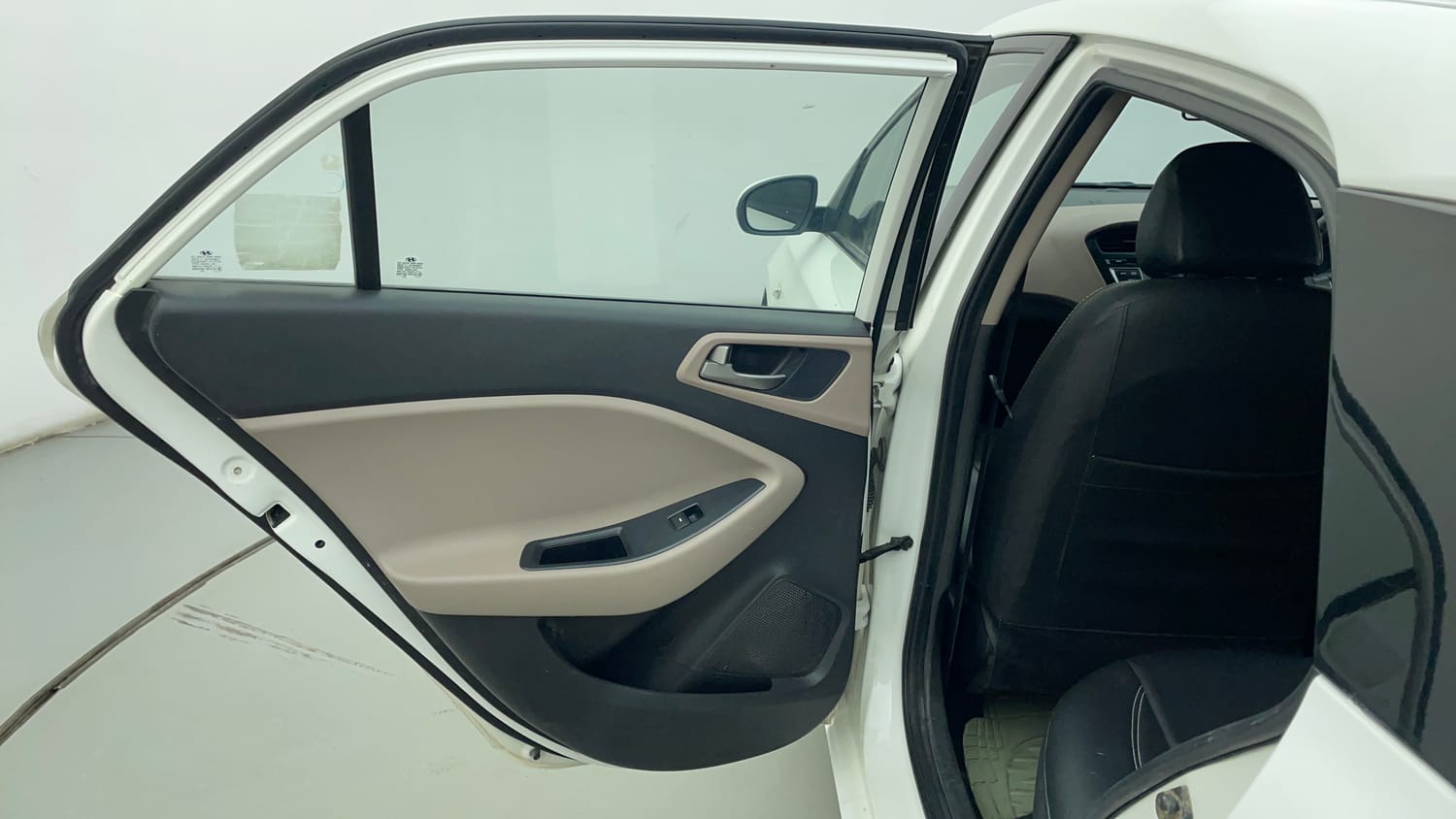 Used 2017 Hyundai Elite i20 Magna Executive 1.2 Petrol Manual interior LEFT REAR DOOR OPEN VIEW