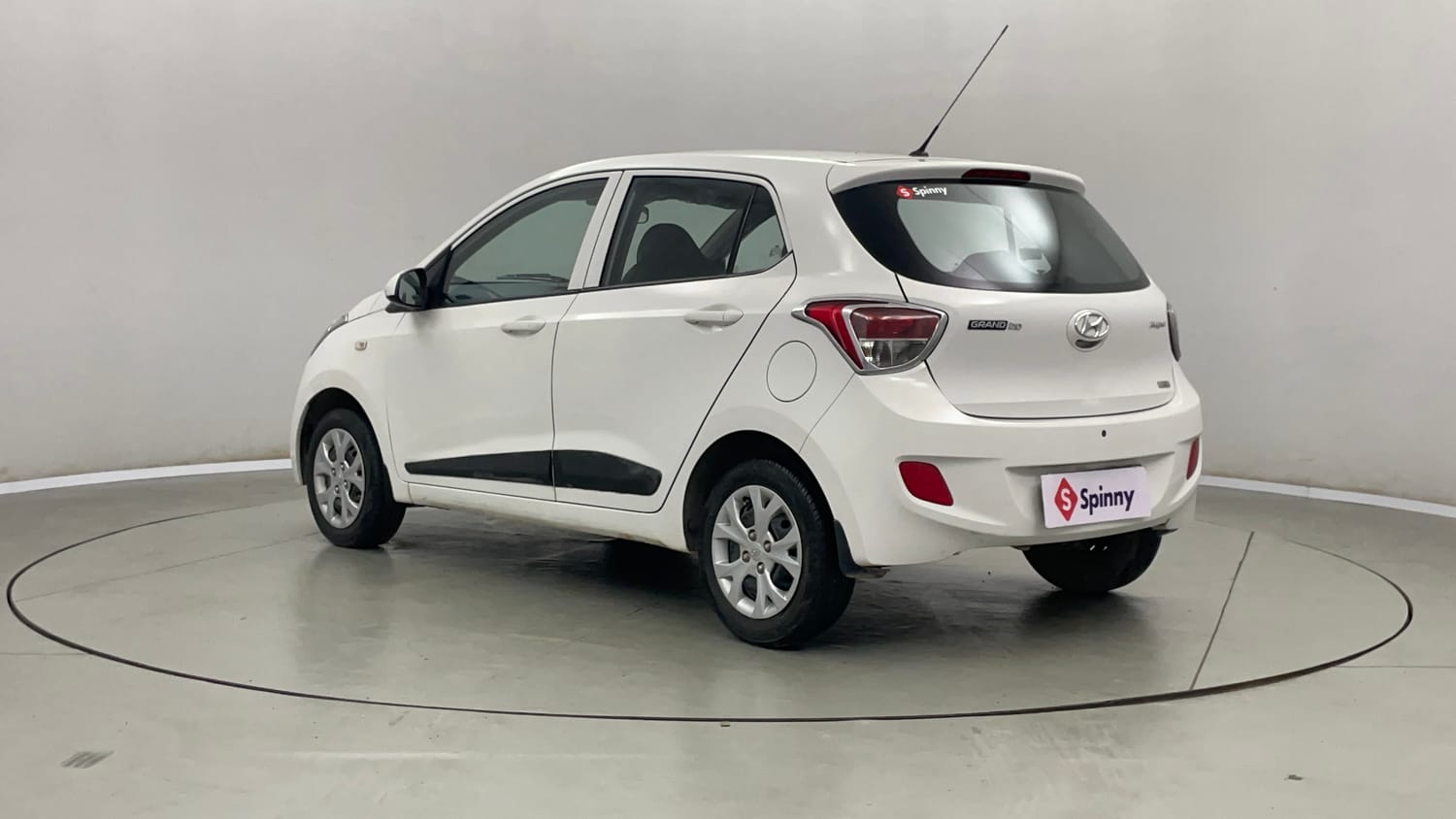 Used 2016 Hyundai Grand i10 Magna 1.2 Kappa VTVT Petrol Manual exterior LEFT REAR CORNER VIEW