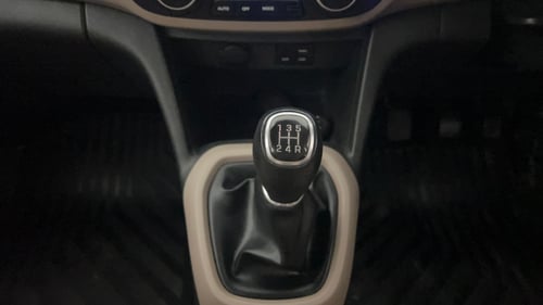 Used 2017 Hyundai Grand i10 Asta 1.2 Kappa VTVT Petrol Manual interior GEAR  KNOB VIEW