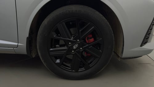 Used 2023 Hyundai Verna SX 1.5 Turbo Petrol DCT Petrol Automatic tyres RIGHT FRONT TYRE RIM VIEW