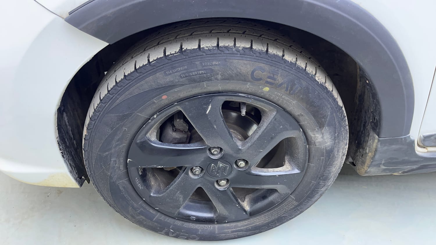 Used 2018 Maruti Suzuki Celerio X Zxi (Opt) Petrol Manual tyres LEFT FRONT TYRE RIM VIEW