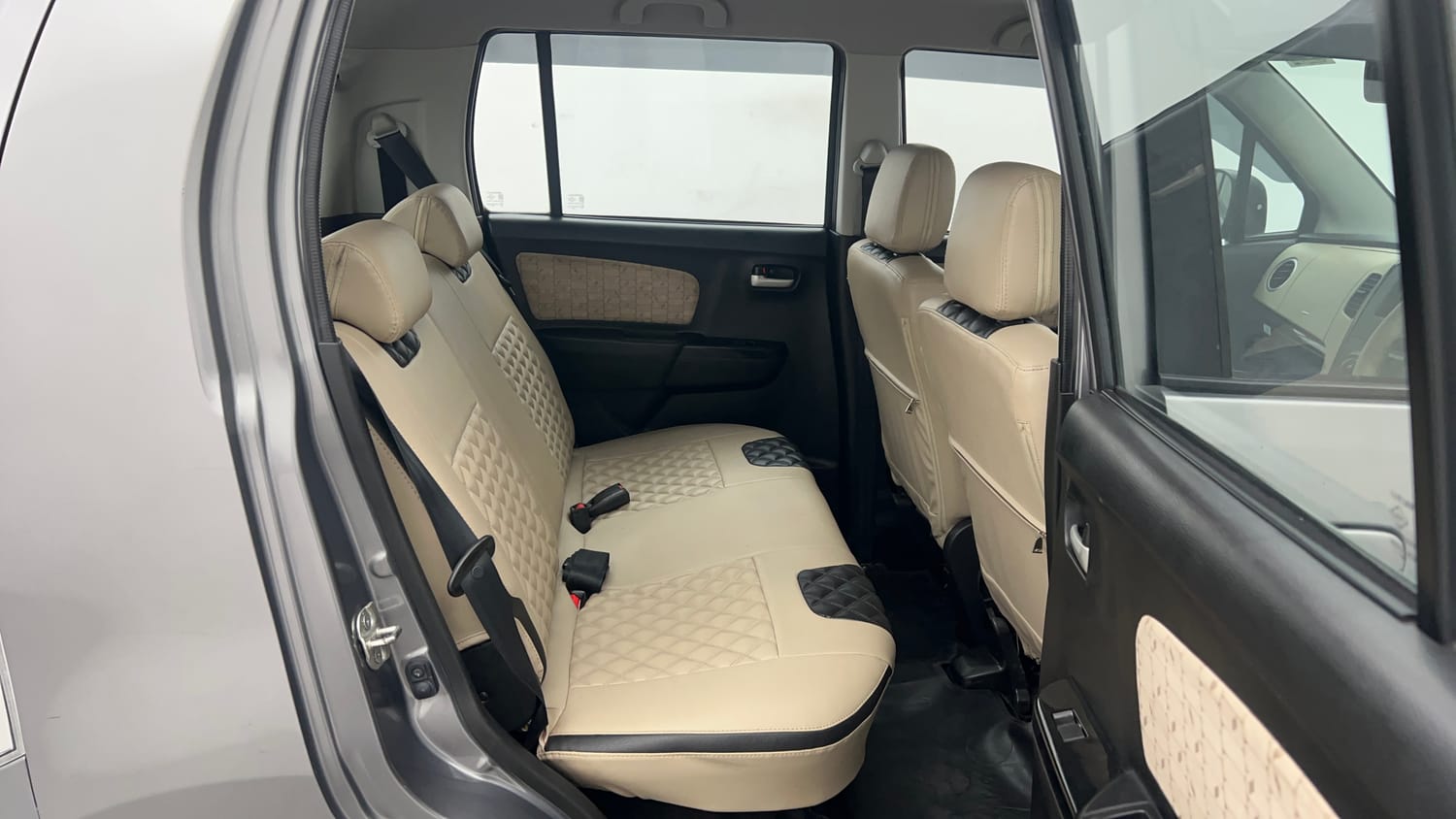 Used 2017 Maruti Suzuki Wagon R VXI+ Petrol Manual interior RIGHT SIDE REAR DOOR CABIN VIEW