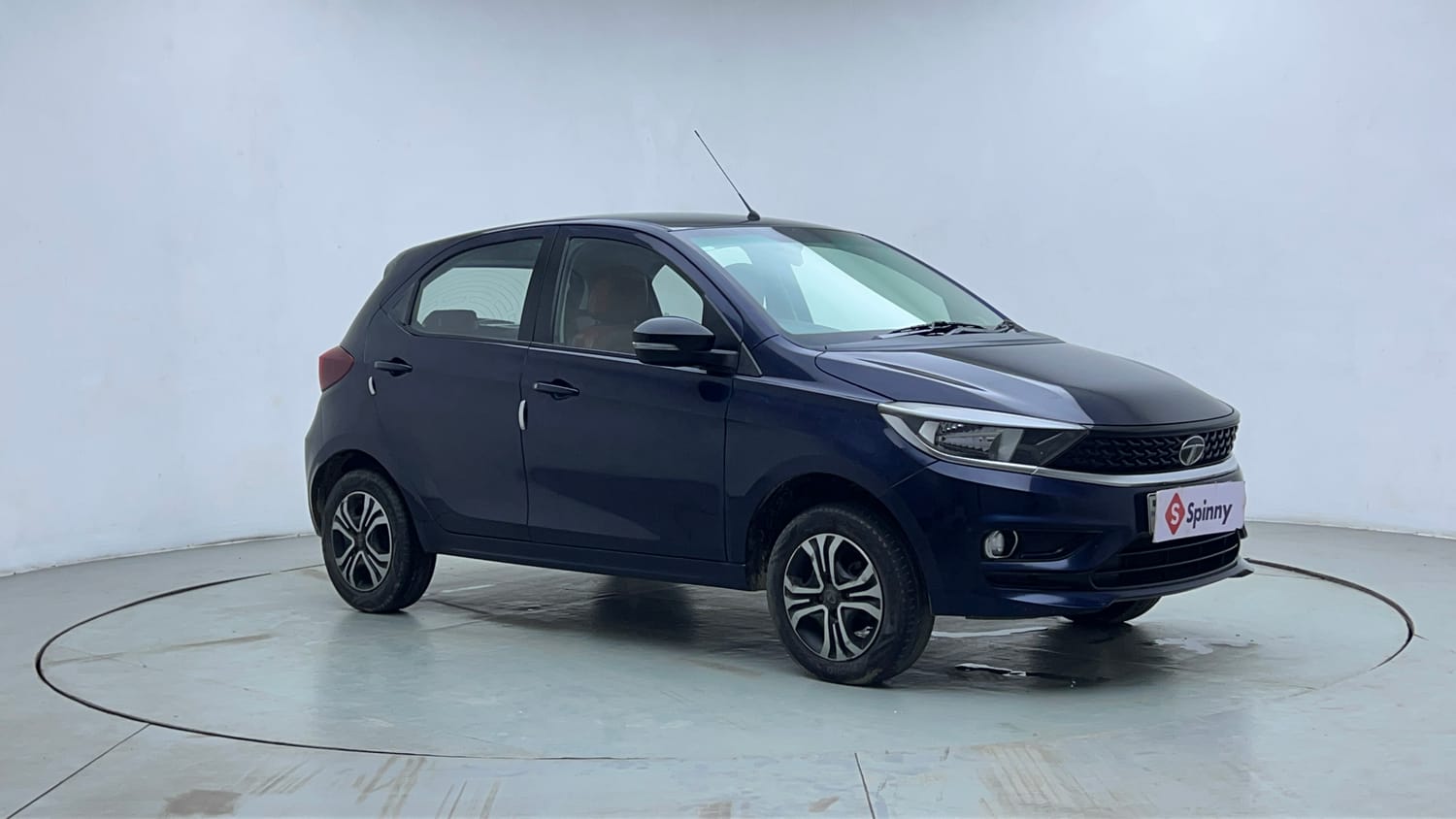 Used 2021 Tata Tiago XZ Petrol Manual exterior RIGHT FRONT CORNER VIEW