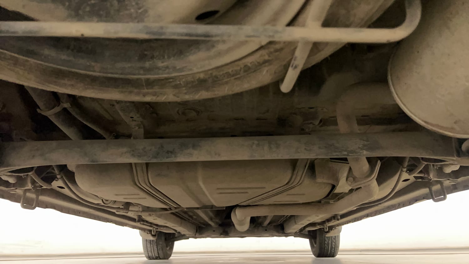 Used 2013 Maruti Suzuki Ertiga Vxi Petrol Manual extra REAR UNDERBODY VIEW (TAKEN FROM REAR)
