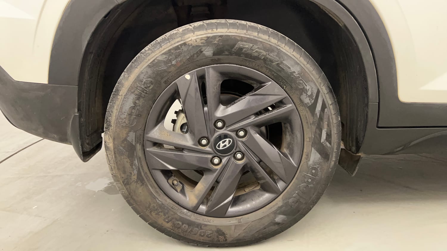 Used 2023 Hyundai Creta S Plus 1.5 Petrol Knight Petrol Manual tyres RIGHT REAR TYRE RIM VIEW