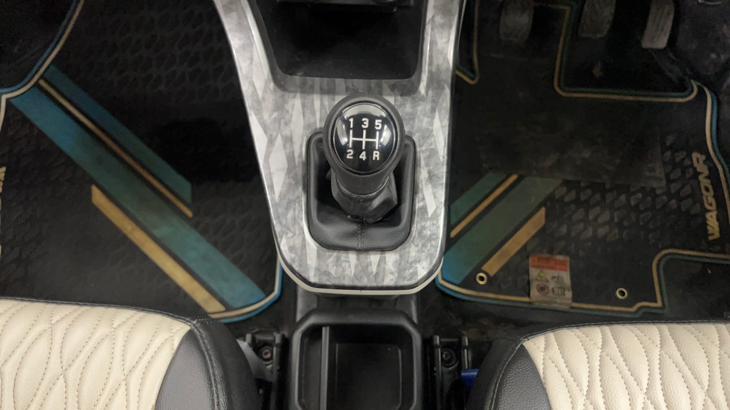 Used 2025 Maruti Suzuki Wagon R ZXI Plus 1.2 Petrol Manual interior GEAR  KNOB VIEW