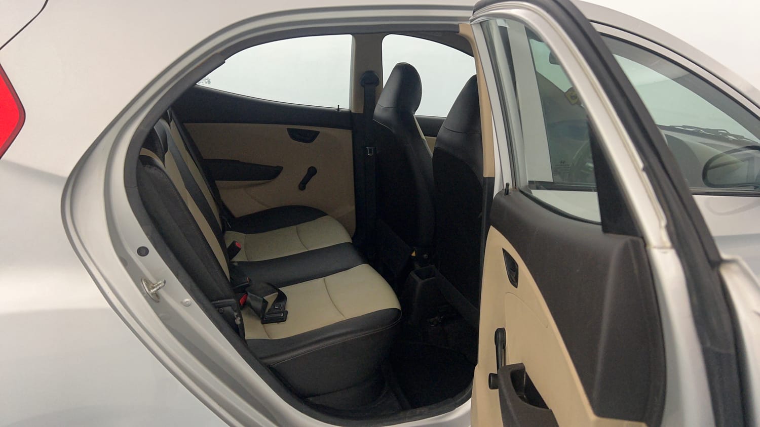 Used 2016 Hyundai Eon Era + Petrol Manual interior RIGHT SIDE REAR DOOR CABIN VIEW