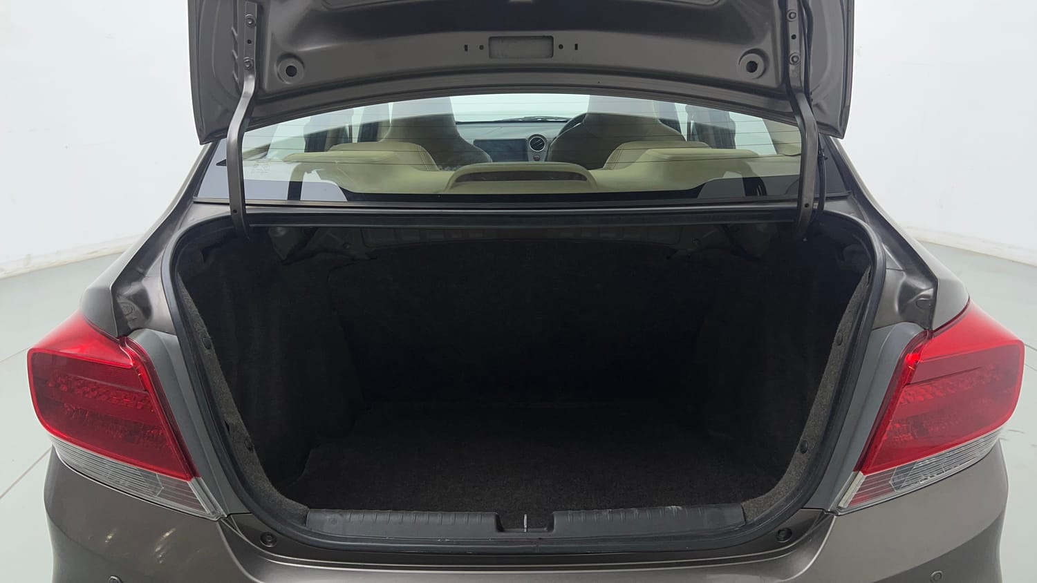 Used 2013 Honda Amaze 1.2 VX AT i-VTEC Petrol Automatic interior DICKY INSIDE VIEW