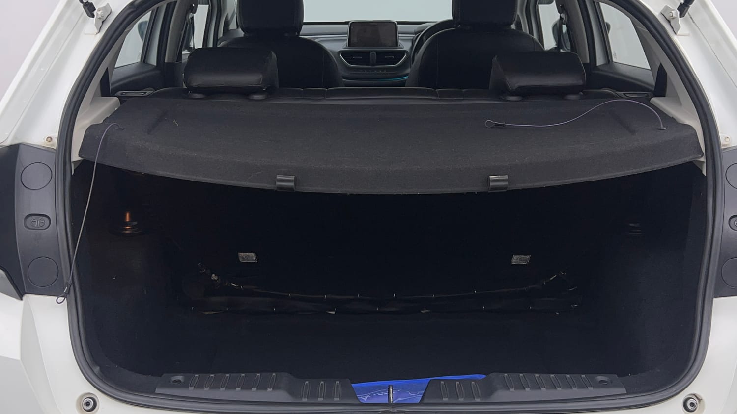 Used 2021 Tata Altroz XZ Plus Petrol Petrol Manual interior DICKY INSIDE VIEW