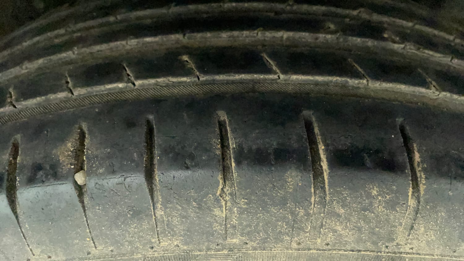 Used 2019 Maruti Suzuki Swift ZXi Plus Petrol Manual tyres LEFT REAR TYRE TREAD VIEW