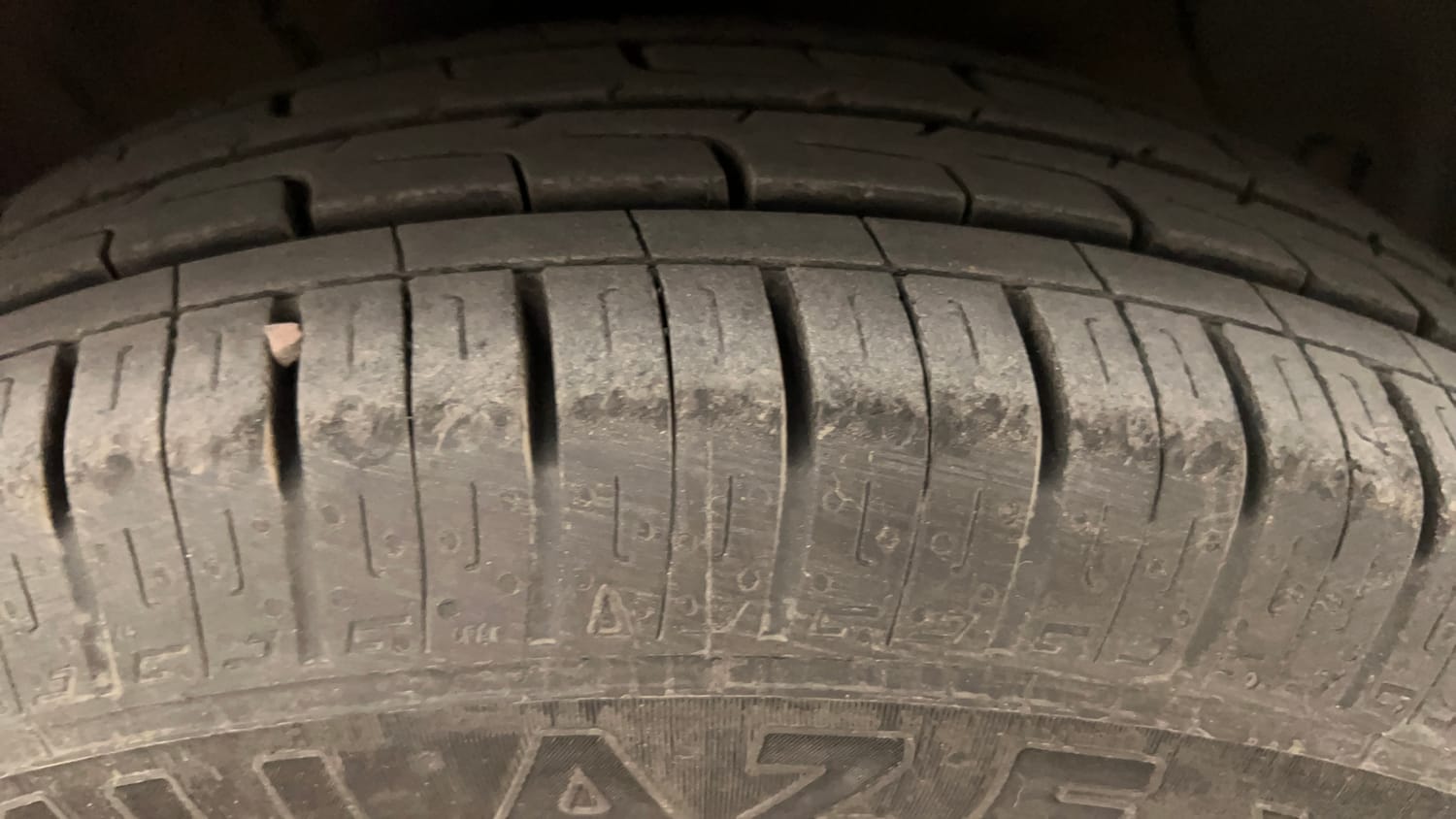 Used 2020 Hyundai Grand i10 Nios Sportz AMT 1.2 Kappa VTVT Petrol Automatic tyres RIGHT FRONT TYRE TREAD VIEW