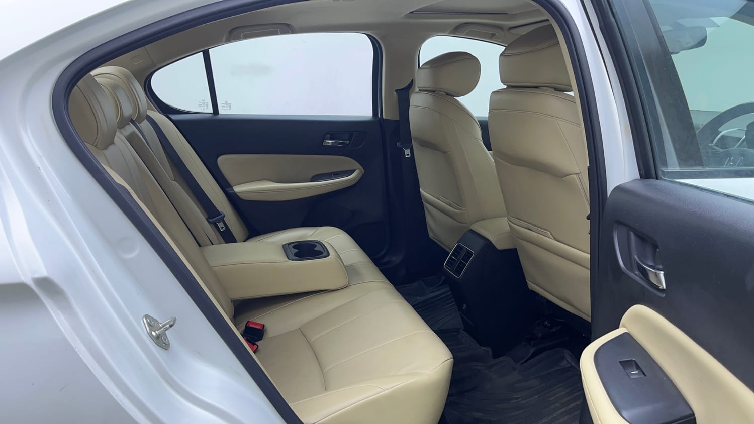 Used 2022 Honda City ZX CVT Petrol Petrol Automatic interior RIGHT SIDE REAR DOOR CABIN VIEW