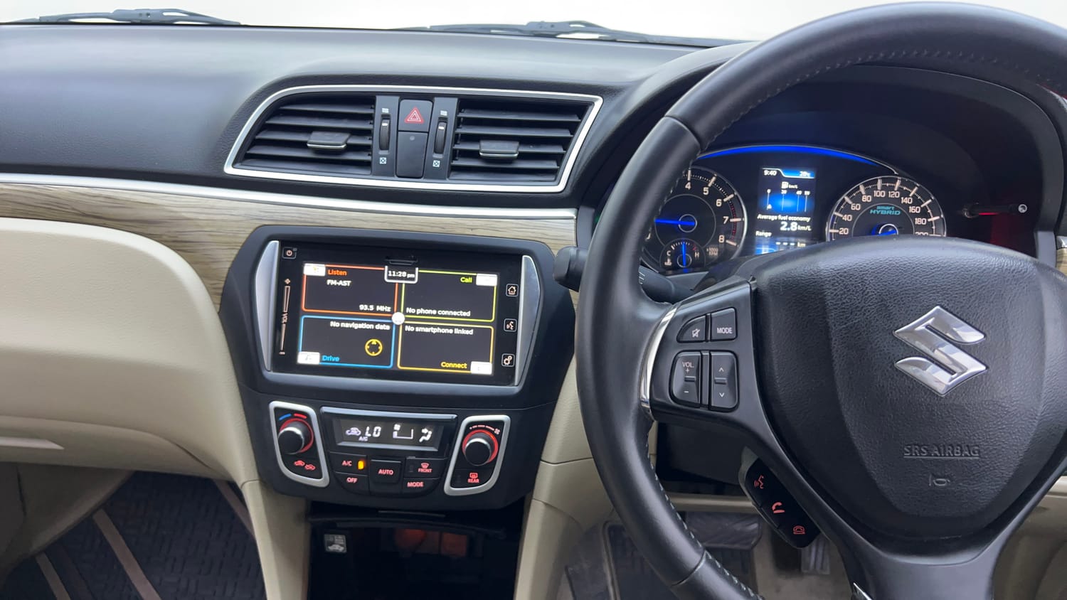 Used 2019 Maruti Suzuki Ciaz Alpha Hybrid 1.5 AT Petrol Automatic interior MUSIC SYSTEM & AC CONTROL VIEW
