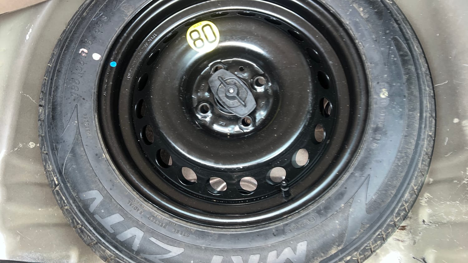 Used 2015 Maruti Suzuki Baleno Zeta 1.2 Petrol Manual tyres SPARE TYRE VIEW