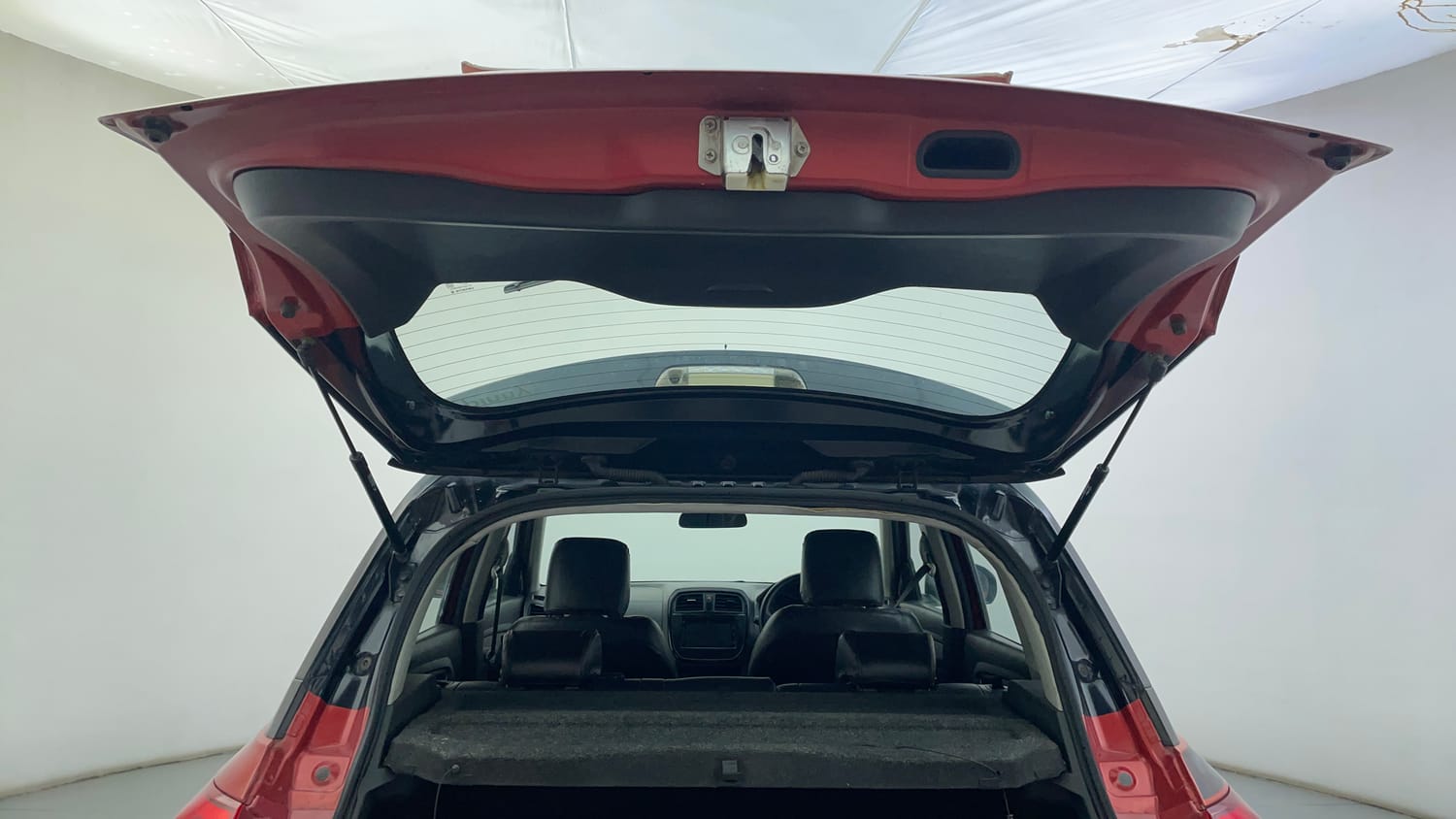 Used 2016 Maruti Suzuki Vitara Brezza ZDi+ Dual Tone Diesel Manual interior DICKY DOOR OPEN VIEW