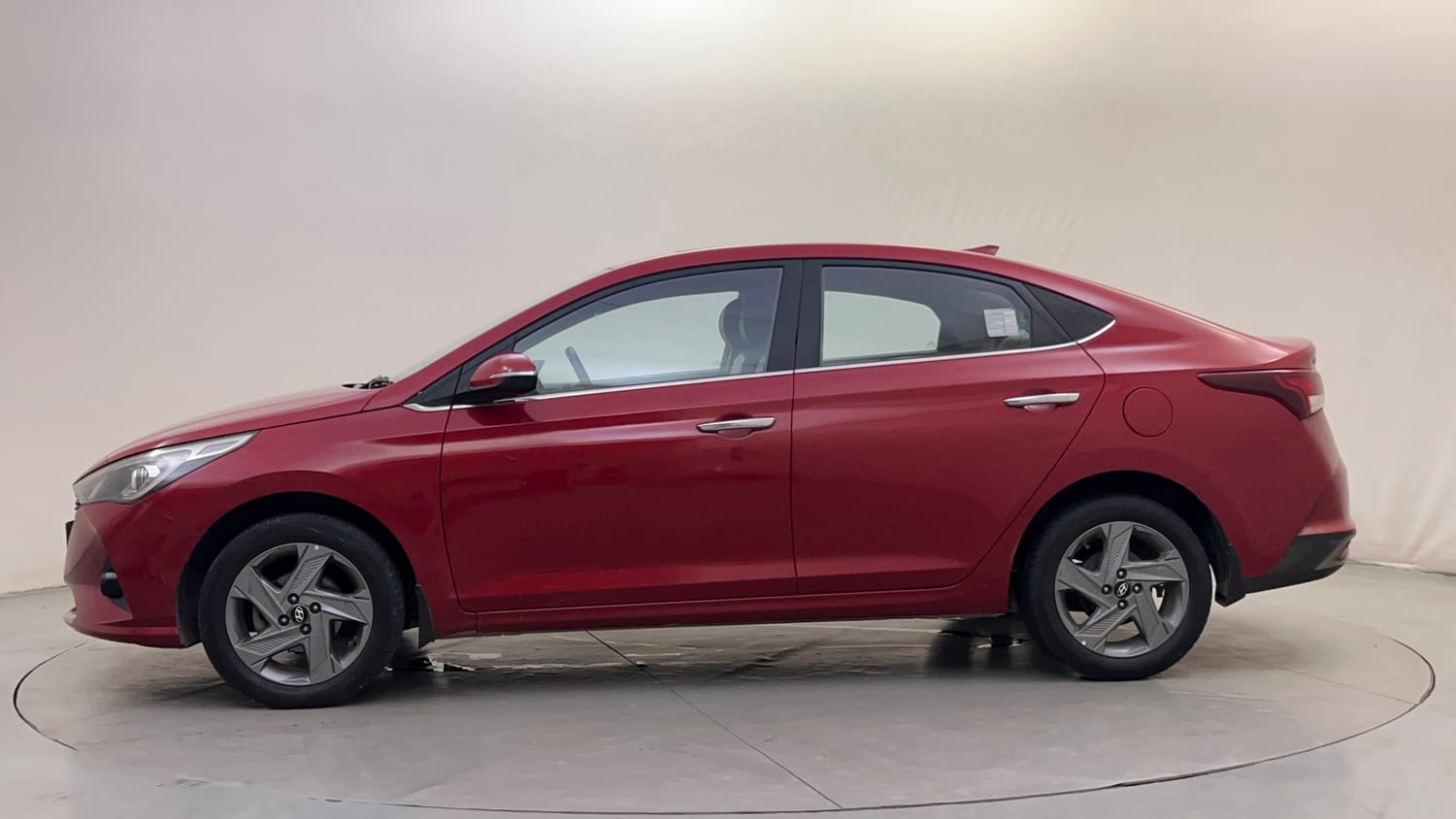 Used 2020 Hyundai Verna SX 1.5 MPi Petrol Manual exterior LEFT SIDE VIEW