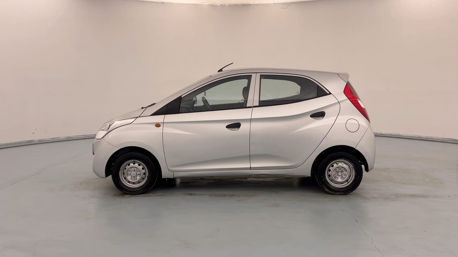 Used 2016 Hyundai Eon Era + Petrol Manual exterior LEFT SIDE VIEW