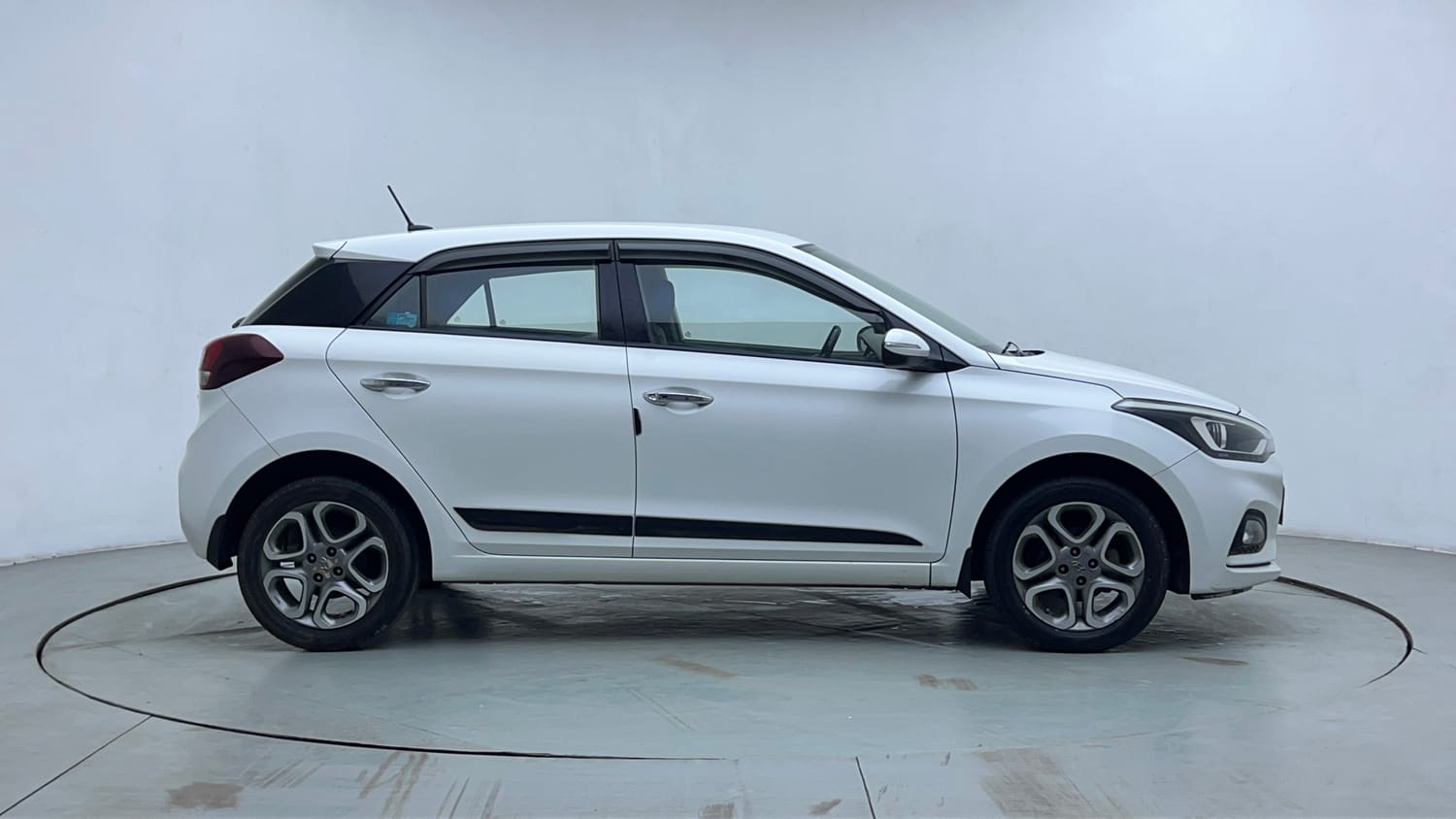 Used 2018 Hyundai Elite i20 Asta 1.2 (O) Petrol Manual exterior RIGHT SIDE VIEW