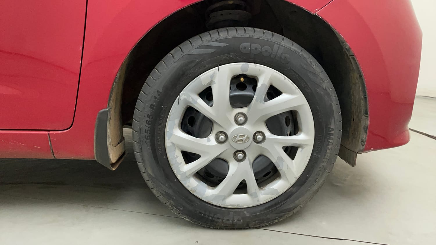 Used 2018 Hyundai Grand i10 Magna 1.2 Kappa VTVT Petrol Manual tyres RIGHT FRONT TYRE RIM VIEW