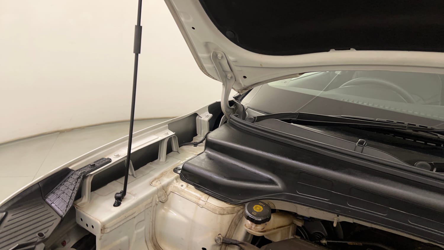 Used 2023 Hyundai Creta S Plus 1.5 Petrol Knight Petrol Manual engine ENGINE RIGHT SIDE HINGE & APRON VIEW