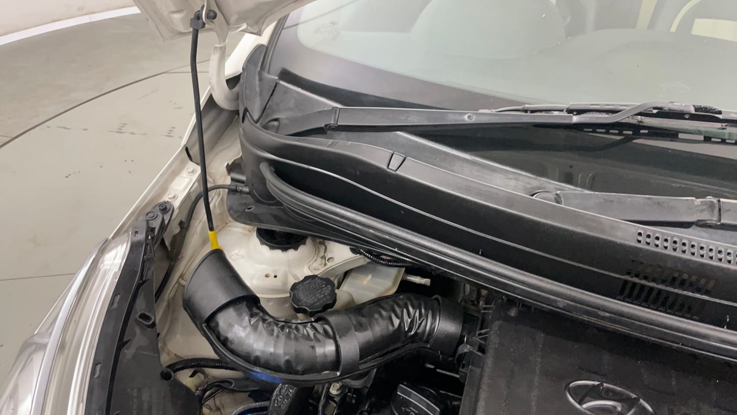 Used 2016 Hyundai Grand i10 Magna 1.2 Kappa VTVT Petrol Manual engine ENGINE RIGHT SIDE HINGE & APRON VIEW