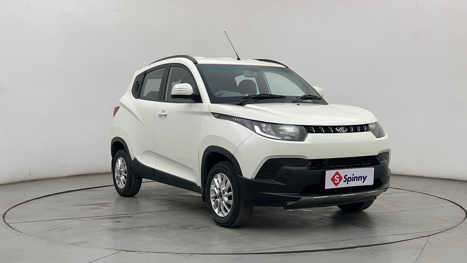 Used 2017 Mahindra KUV100 K6 6 STR Petrol Manual exterior RIGHT FRONT CORNER VIEW