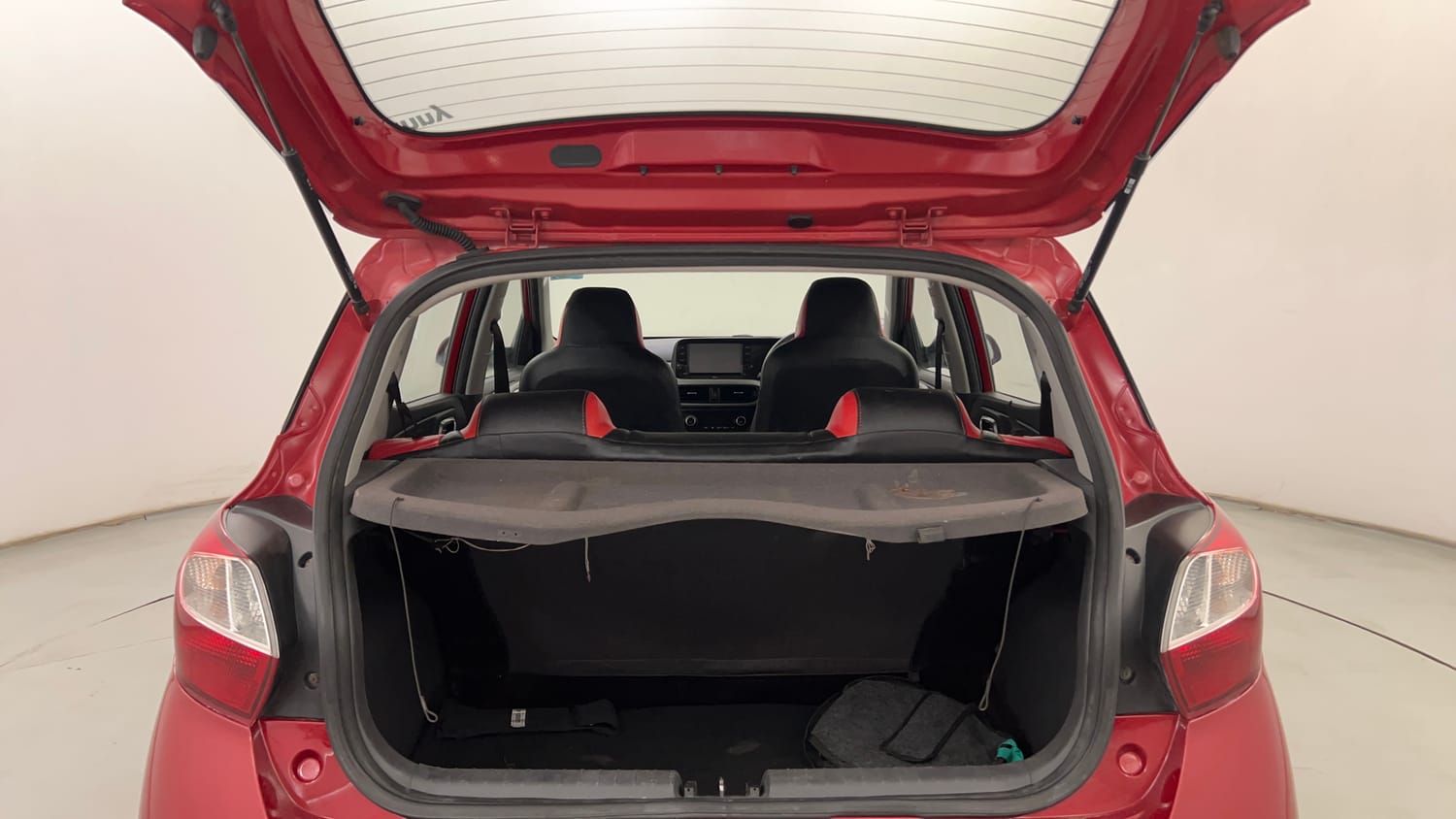 Used 2020 Hyundai Grand i10 Nios Sportz AMT 1.2 Kappa VTVT Petrol Automatic interior DICKY INSIDE VIEW
