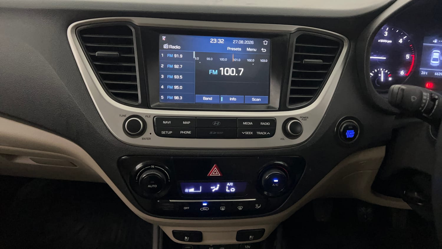 Used 2019 Hyundai Verna SX (O) 1.6 CRDi Diesel Manual interior MUSIC SYSTEM & AC CONTROL VIEW