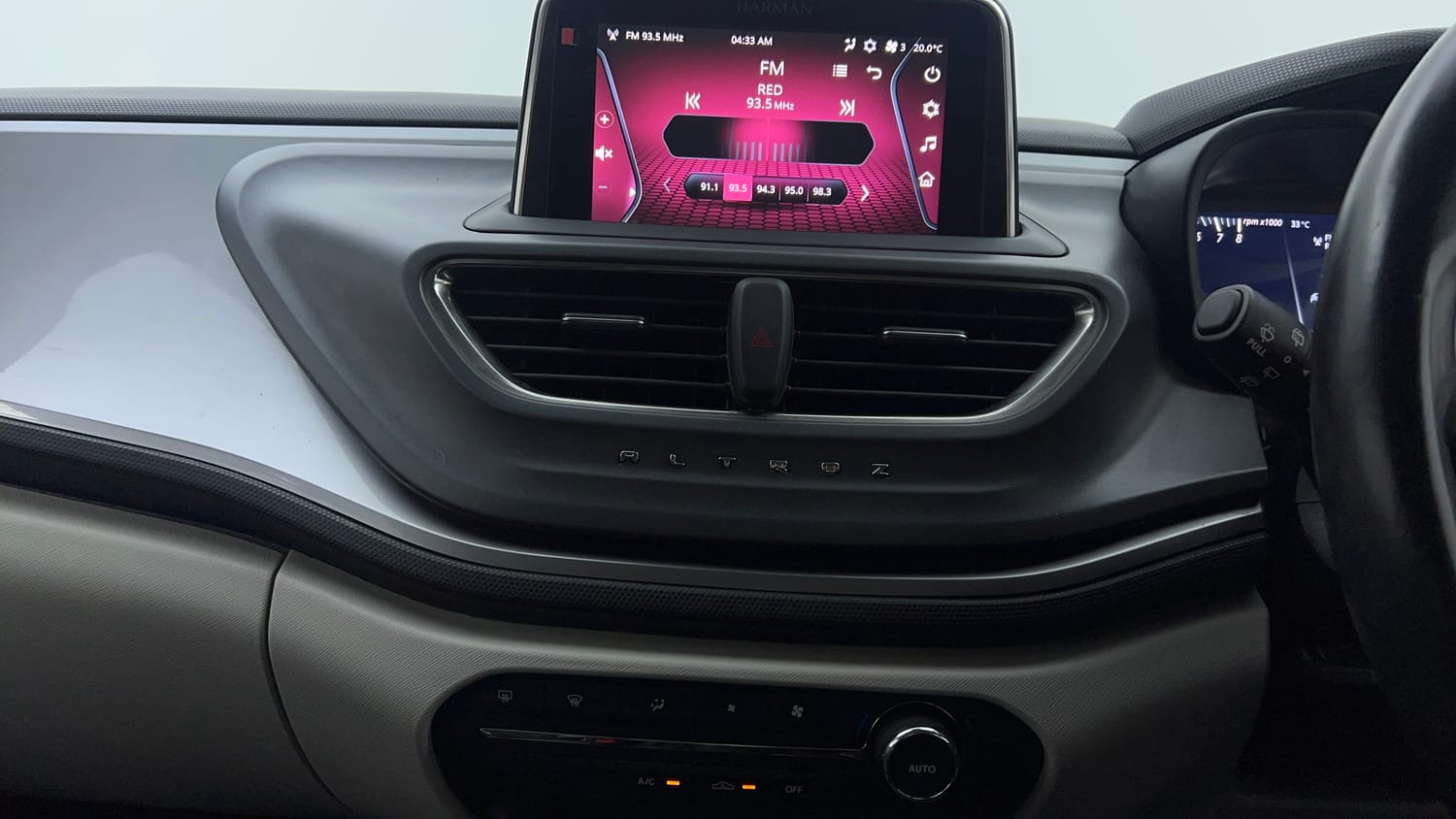 Used 2021 Tata Altroz XZ Plus Petrol Petrol Manual top_features Integrated (in-dash) music system