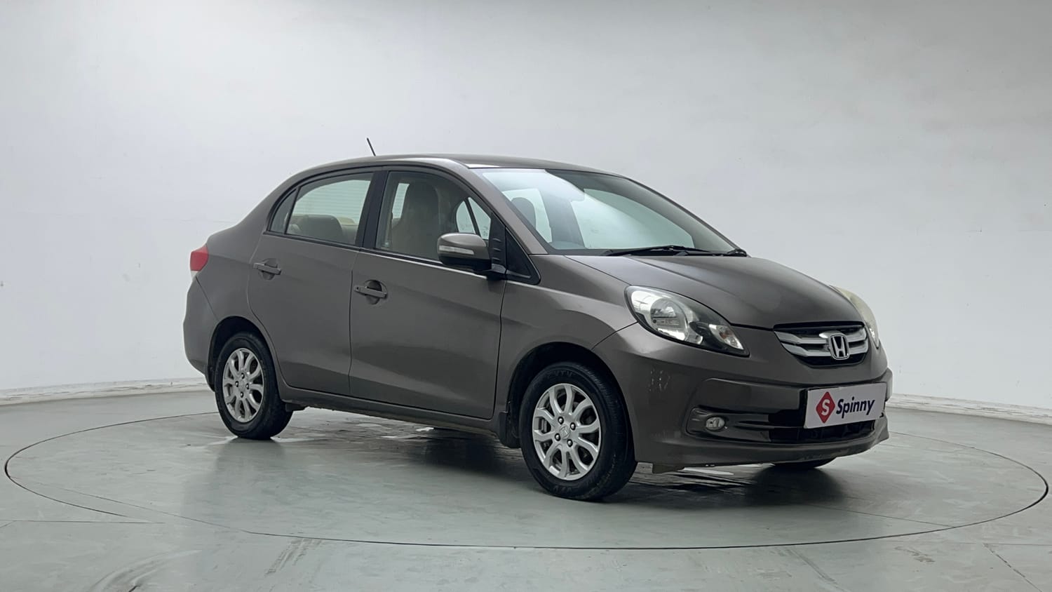 Used 2013 Honda Amaze 1.2 VX AT i-VTEC Petrol Automatic exterior RIGHT FRONT CORNER VIEW
