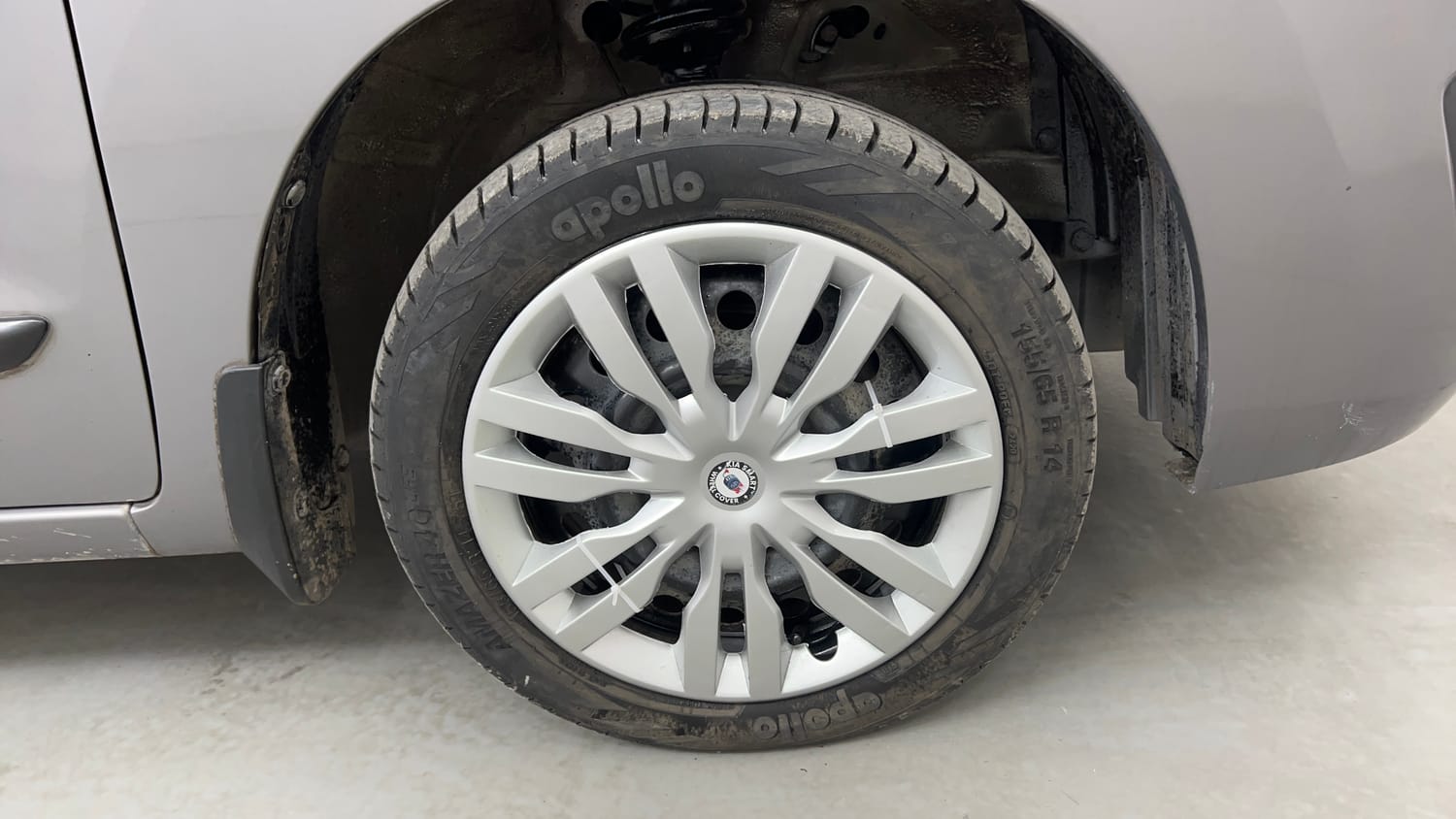 Used 2017 Maruti Suzuki Wagon R 1.0 VXI AMT (O) Petrol Automatic tyres RIGHT FRONT TYRE RIM VIEW