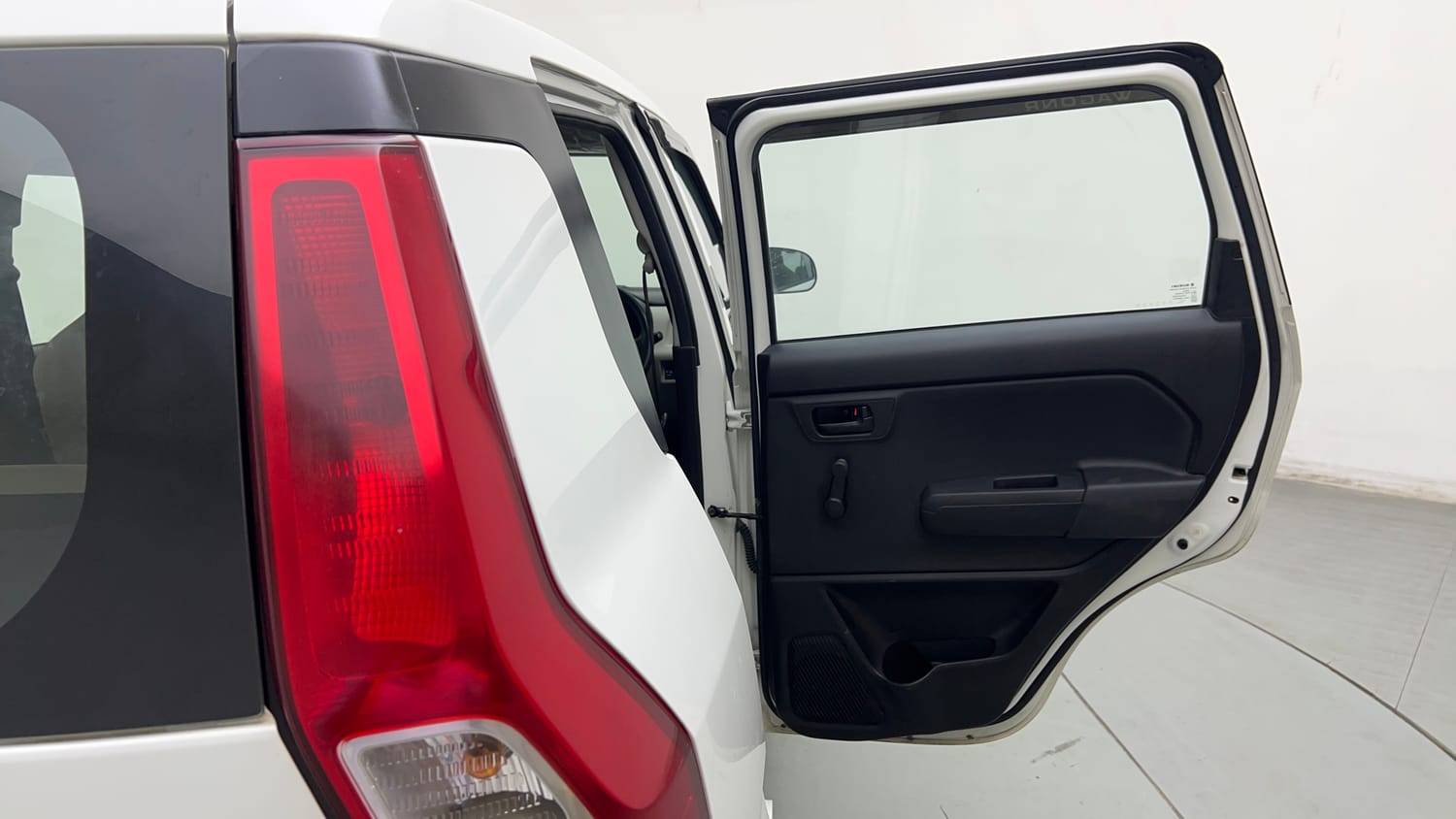 Used 2022 Maruti Suzuki Wagon R LXI 1.0 CNG Cng Manual interior RIGHT REAR DOOR OPEN VIEW