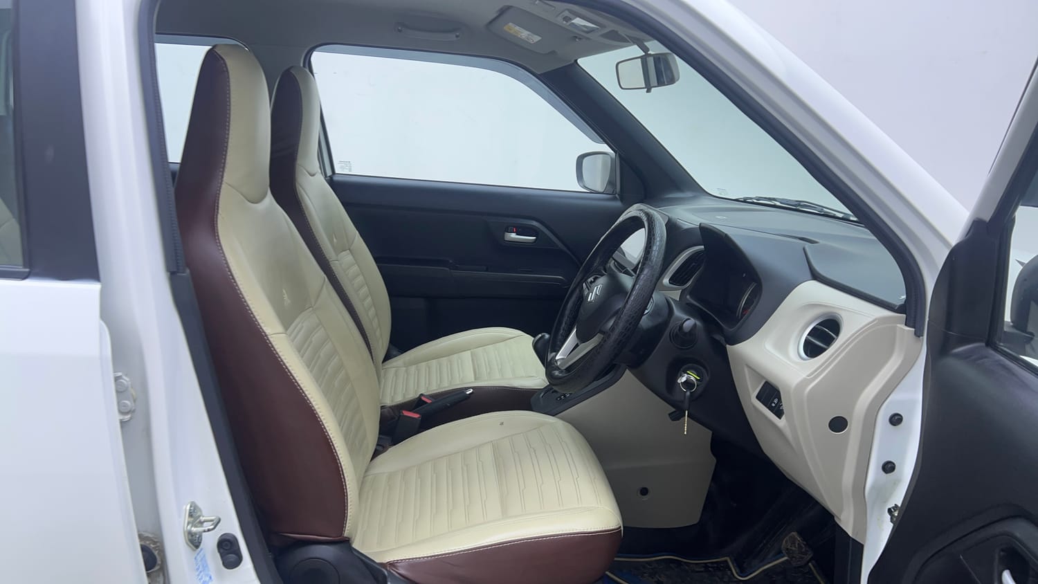 Used 2023 Maruti Suzuki Wagon R ZXI Plus 1.2 AGS Petrol Automatic interior RIGHT SIDE FRONT DOOR CABIN VIEW