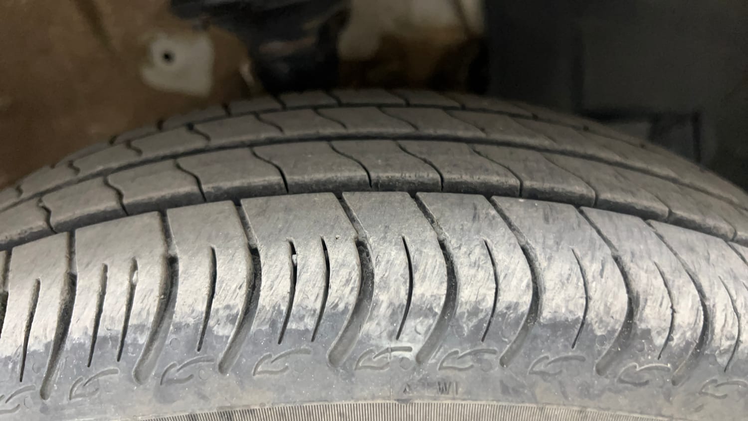 Used 2025 Maruti Suzuki Wagon R ZXI Plus 1.2 Petrol Manual tyres RIGHT FRONT TYRE TREAD VIEW