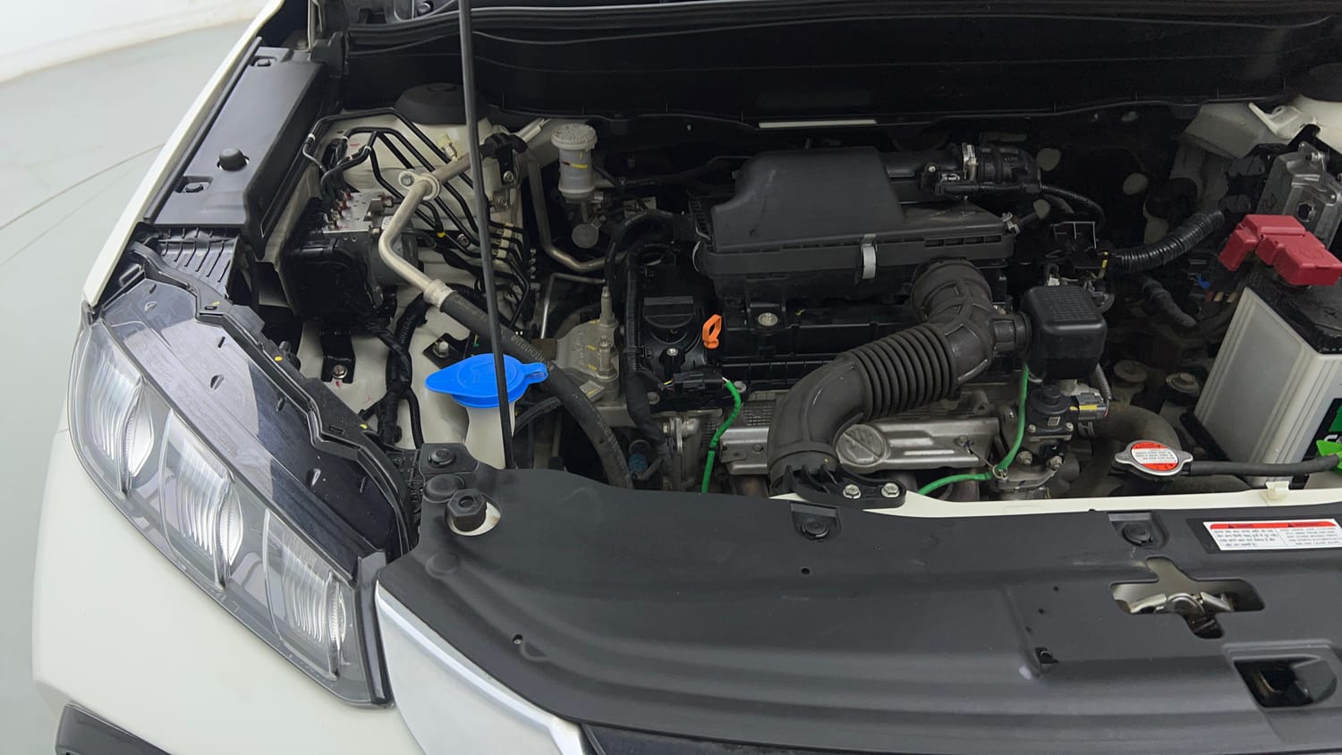 Used 2023 Maruti Suzuki Grand Vitara Sigma Smart Hybrid Petrol Manual engine ENGINE RIGHT SIDE VIEW