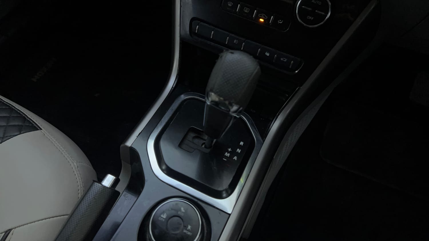 Used 2019 Tata Nexon XZA Plus Petrol Petrol Automatic interior GEAR  KNOB VIEW