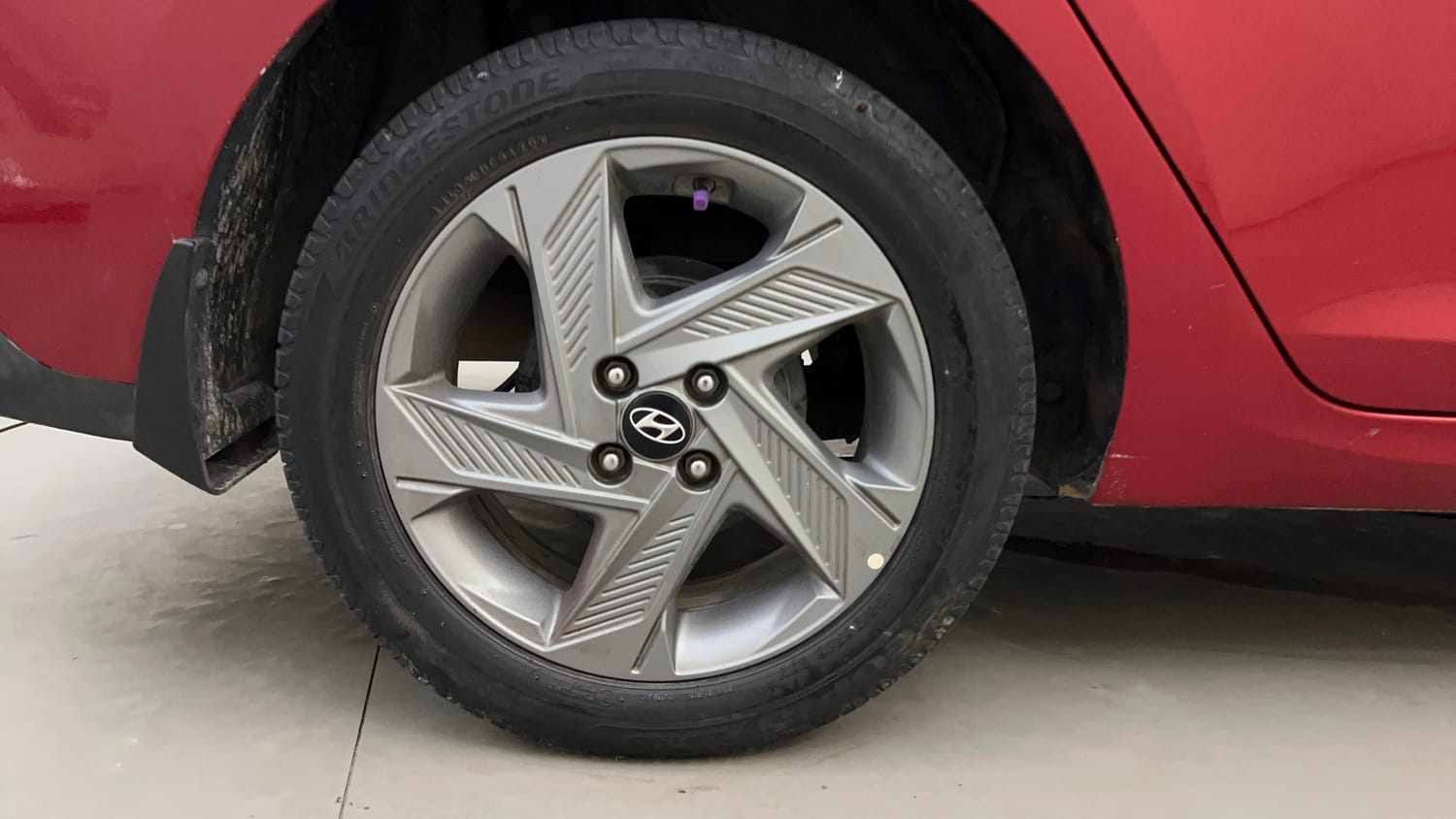 Used 2020 Hyundai Verna SX 1.5 MPi Petrol Manual tyres RIGHT REAR TYRE RIM VIEW