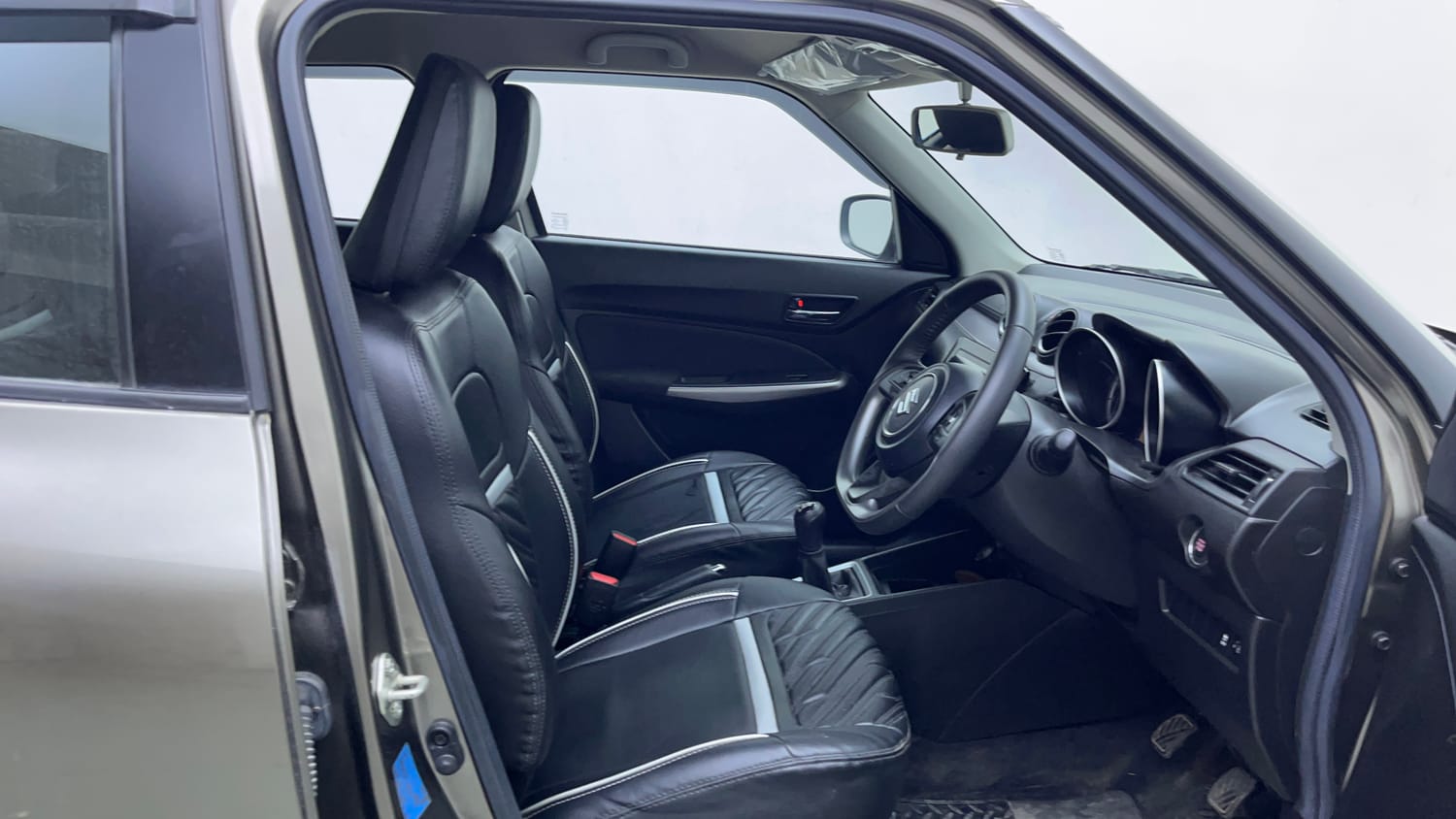 Used 2023 Maruti Suzuki Swift ZXi Plus Petrol Manual interior RIGHT SIDE FRONT DOOR CABIN VIEW